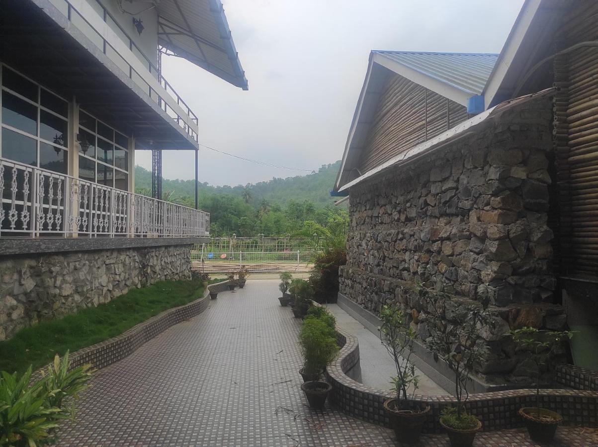 Changs Resort Kaharpara Luaran gambar