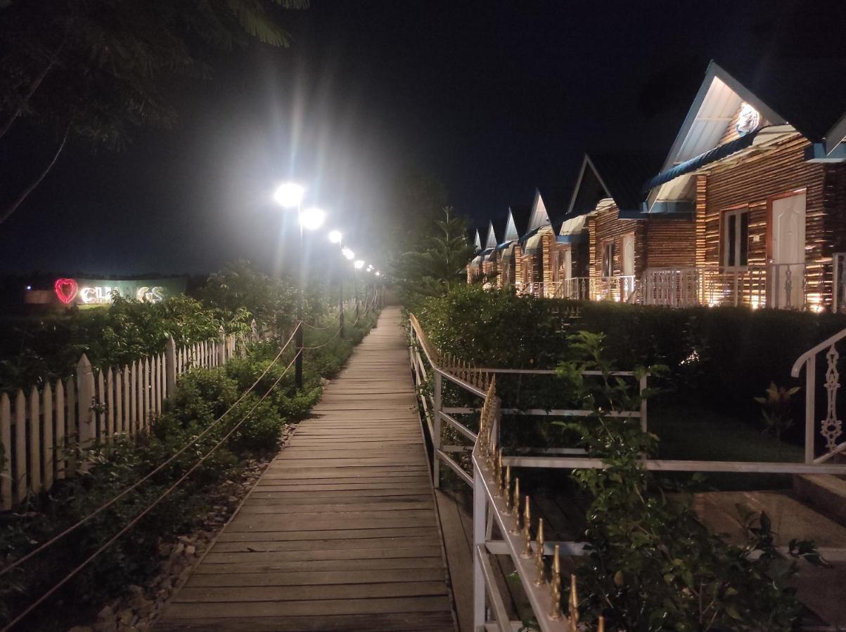 Changs Resort Kaharpara Luaran gambar